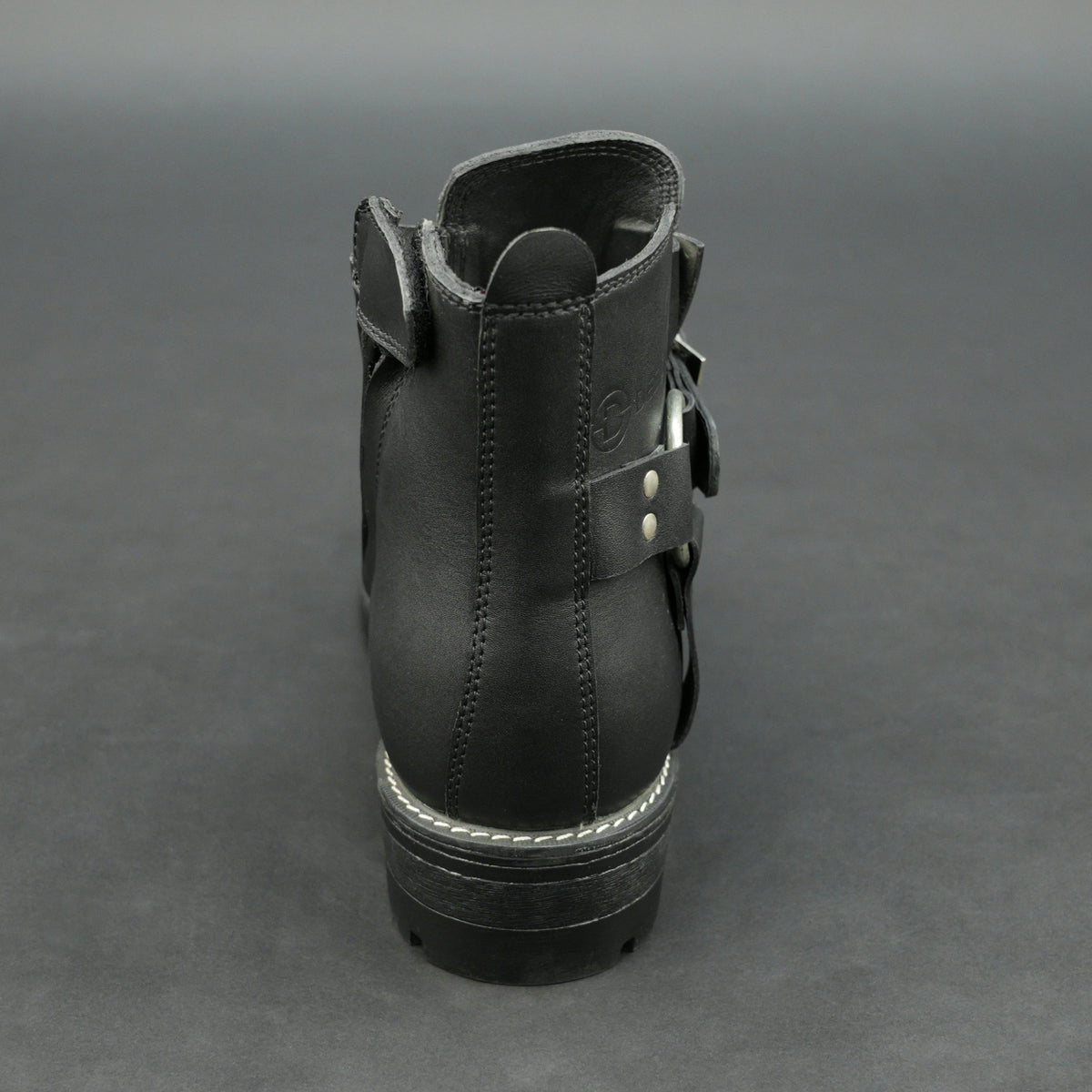 Black High Ankle Buckle Riding Boots
#Desiderio #LeatherBoots #RidingBoots #BuckleBoots #AnkleBoots #MensFootwear #GenuineLeather #StylishBoots