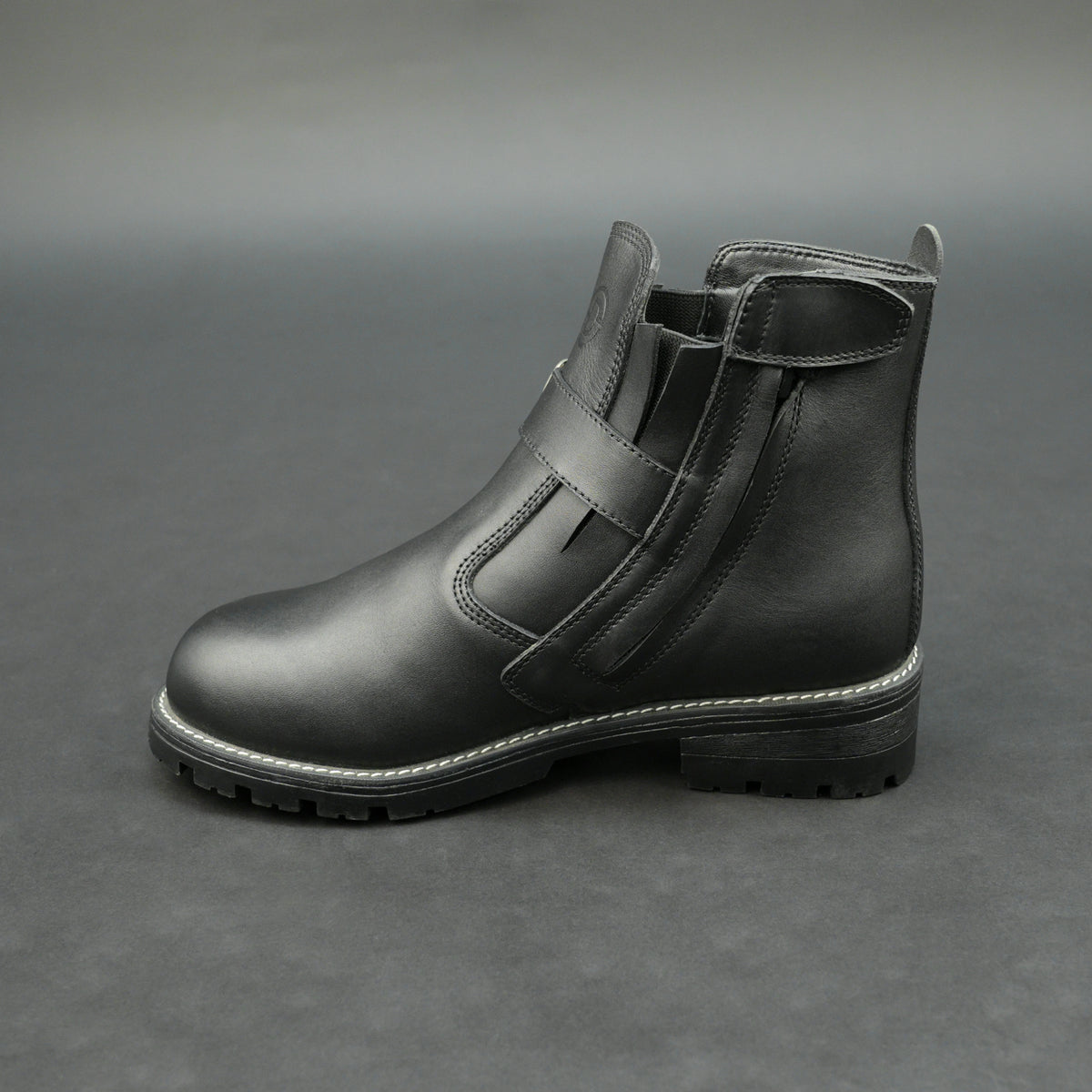 Black High Ankle Buckle Riding Boots
#Desiderio #LeatherBoots #RidingBoots #BuckleBoots #AnkleBoots #MensFootwear #GenuineLeather #StylishBoots