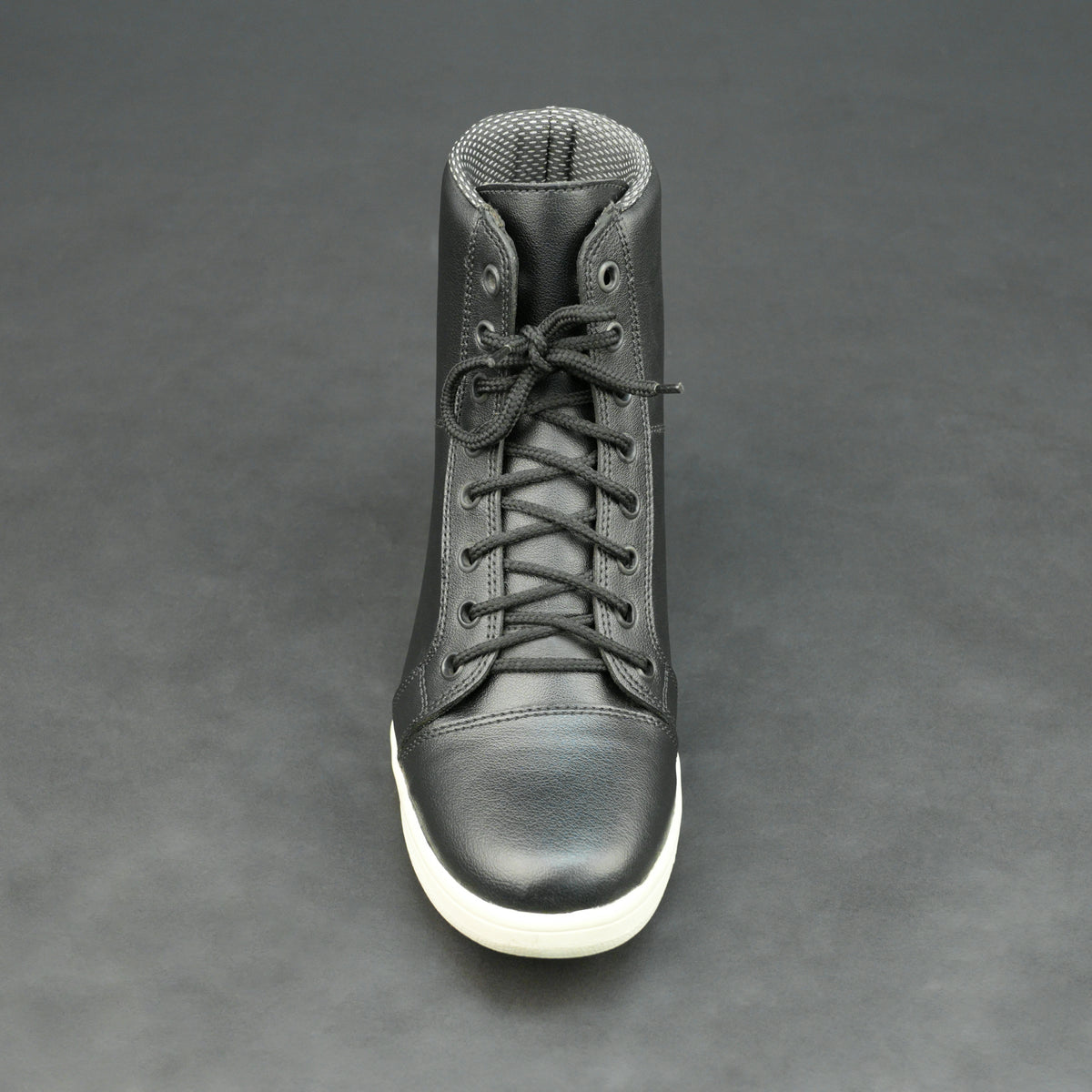 Black High Top Casual Sneaker Boots
#Desiderio #HighTopSneakers #SneakerBoots #BlackSneakers #CasualFootwear #MensFootwear #StreetStyle #GenuineLeather