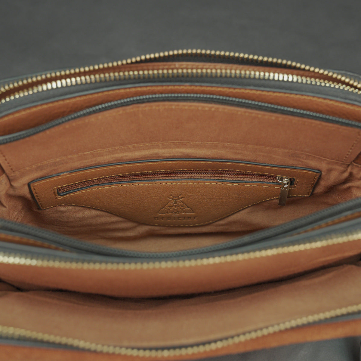 Compact Leather Crossbody Designer Bag – Genuine Cowhide Leather Handbag for Women #Desiderio #CrossbodyBag #CowhideLeather #GenuineLeather #WomensBag #LeatherHandbag #PremiumLeather