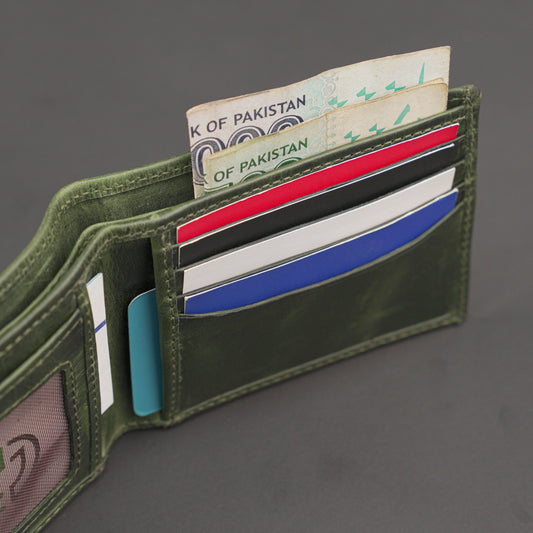 Genuine Leather Wallet for Men – Green #Desiderio #LeatherWallet #MensWallet #GenuineLeather #GreenWallet #MensAccessories