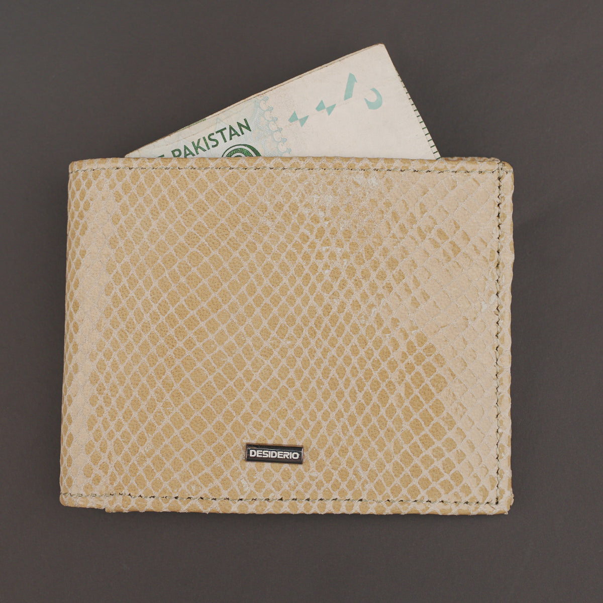 Genuine Leather Wallet for Men – Sand
#Desiderio #GenuineLeather #LeatherWallet #MensWallet #SandWallet #BifoldWallet #MensAccessories