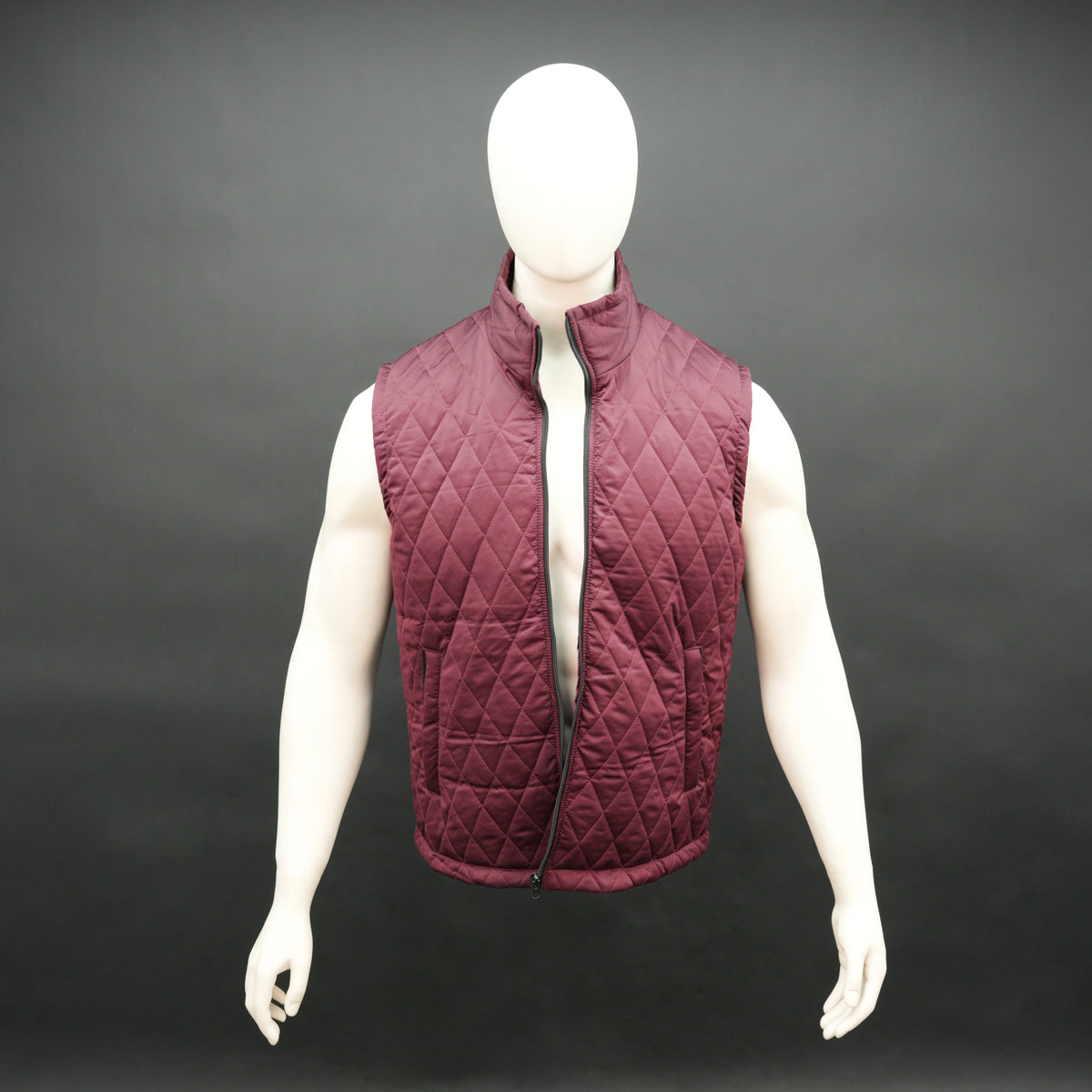 Men's Lightweight Diamond Pattern Puffer Vest Gilet #Desiderio #DesiderioFashion #PufferVest #DiamondPattern #MensOuterwear #LightweightWear #WinterStyle #MensFashion