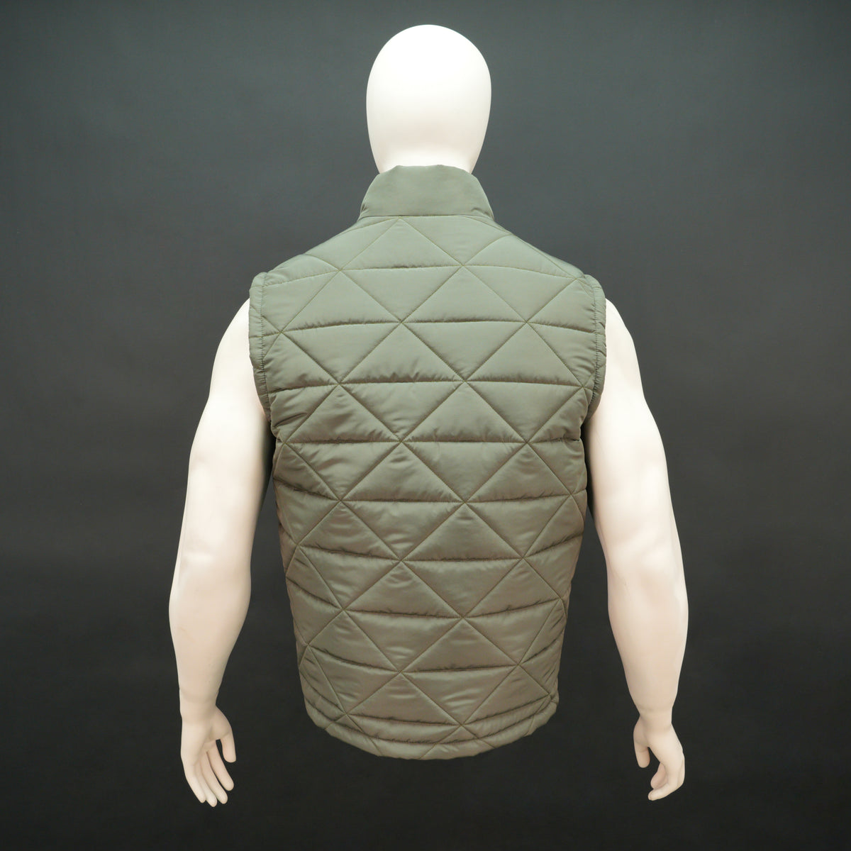 Men's Lightweight Quilted Puffer Vest Gilet #Desiderio #DesiderioFashion #PufferVest #QuiltedVest #MensOuterwear #LightweightWear #WinterStyle #MensFashion