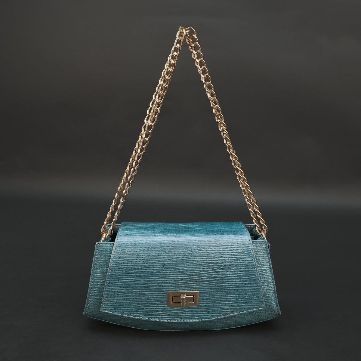 Real Leather Handbag With Brass Chain #Desiderio #LeatherHandbag #GenuineLeather #BrassChainBag #WomensBag #PremiumLeather #LuxuryAccessories