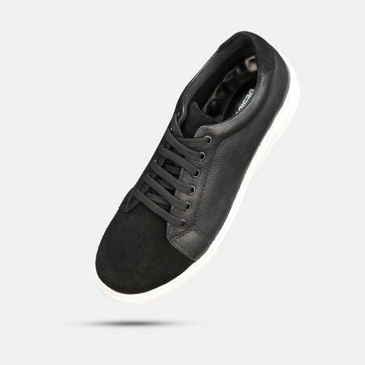 Black mesh-lined shoes with non-woven insole and TPR sole for breathable comfort and durability