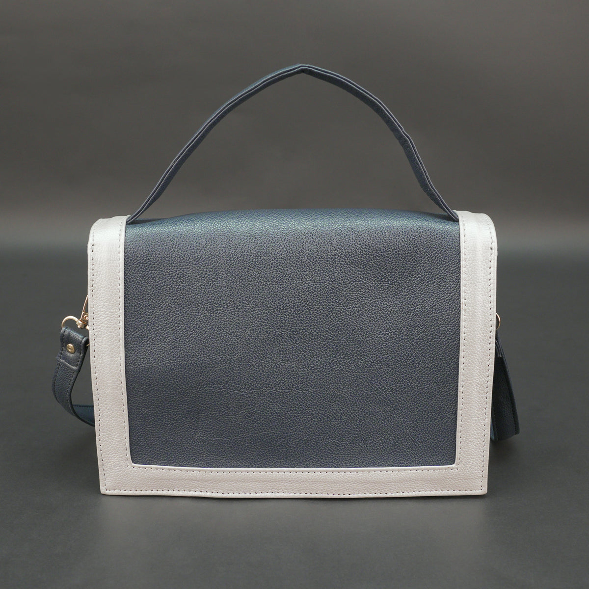 Real Leather Crossbody Hand Bag
#Desiderio #CrossbodyBag #GenuineLeather #LeatherHandbag #WomensHandbag #PremiumLeather #LuxuryAccessories