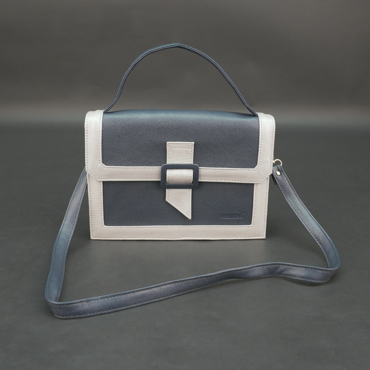 Real Leather Crossbody Hand Bag
#Desiderio #CrossbodyBag #GenuineLeather #LeatherHandbag #WomensHandbag #PremiumLeather #LuxuryAccessories