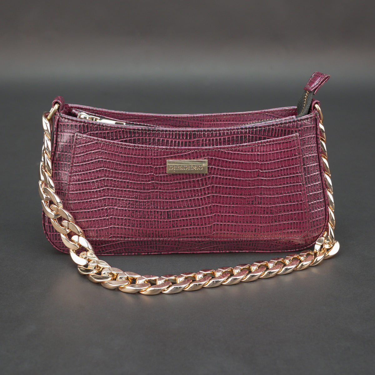 Real Leather Handbag With Gold Chain #Desiderio #LeatherHandbag #GenuineLeather #GoldChainBag #WomensHandbag #PremiumLeather #LuxuryAccessories