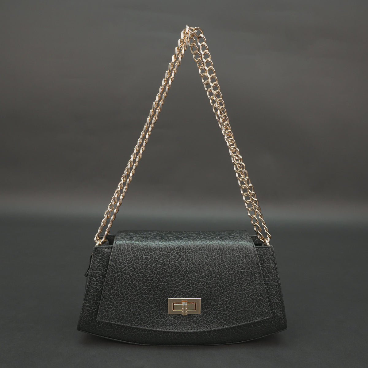 Real Leather Handbag With Brass Chain #Desiderio #LeatherHandbag #GenuineLeather #BrassChainBag #WomensBag #PremiumLeather #LuxuryAccessories