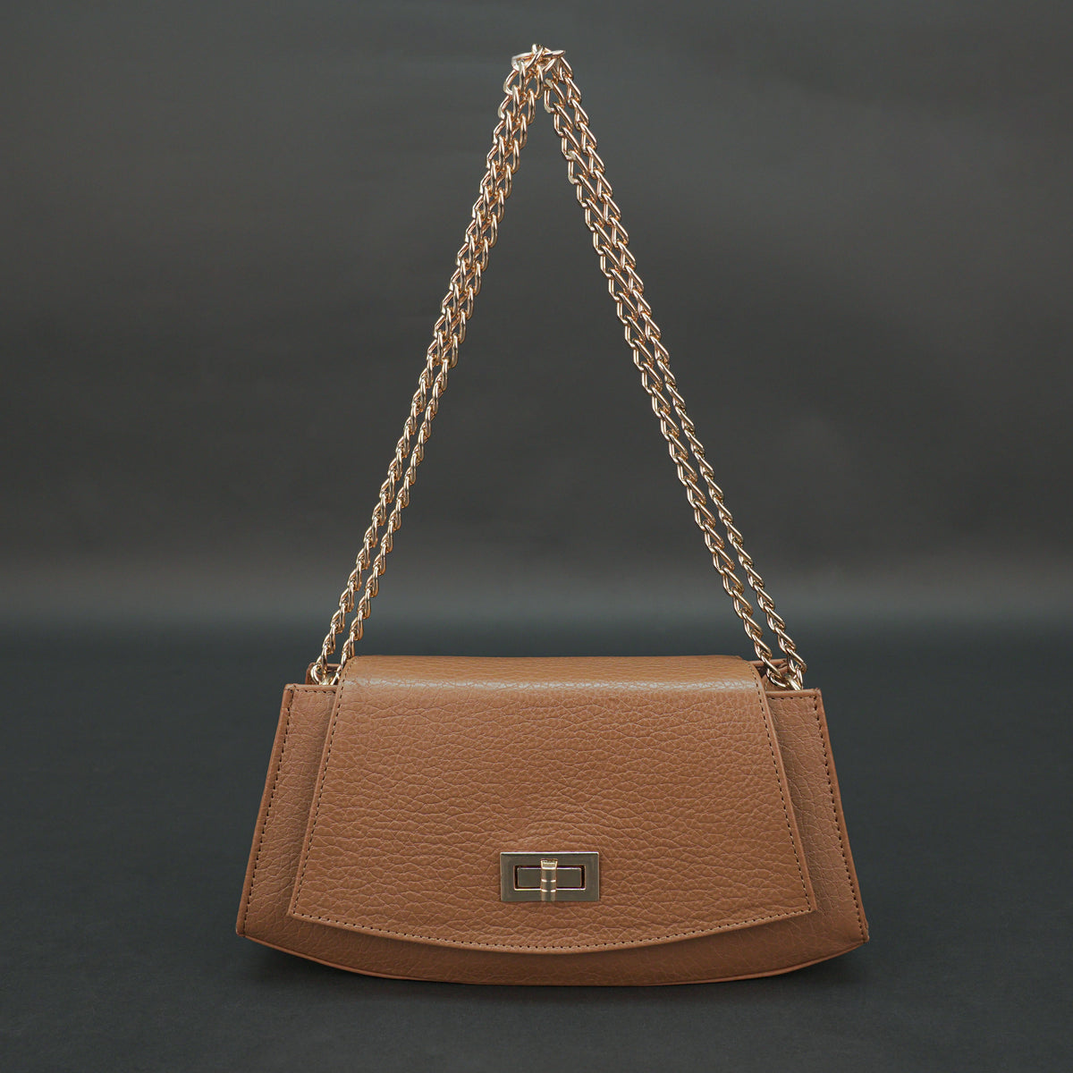 Real Leather Handbag With Brass Chain #Desiderio #LeatherHandbag #RealLeather #BrassChainBag #WomensHandbag #PremiumLeather #FashionAccessories