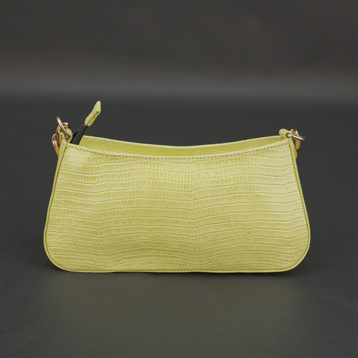 Real Leather Handbag With Gold Chain #Desiderio #LeatherHandbag #GenuineLeather #GoldChainBag #WomensHandbag #PremiumLeather #LuxuryAccessories