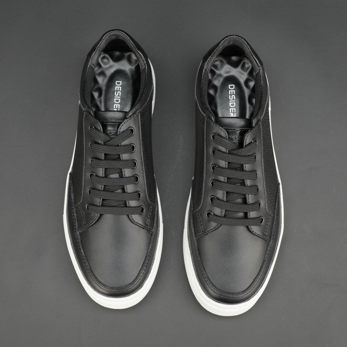 Real Leather White Sole Sneakers
#Desiderio #DesiderioShoes #LeatherShoes #CasualShoes #SneakerShoes #MensFootwear #GenuineLeather #RealLeather