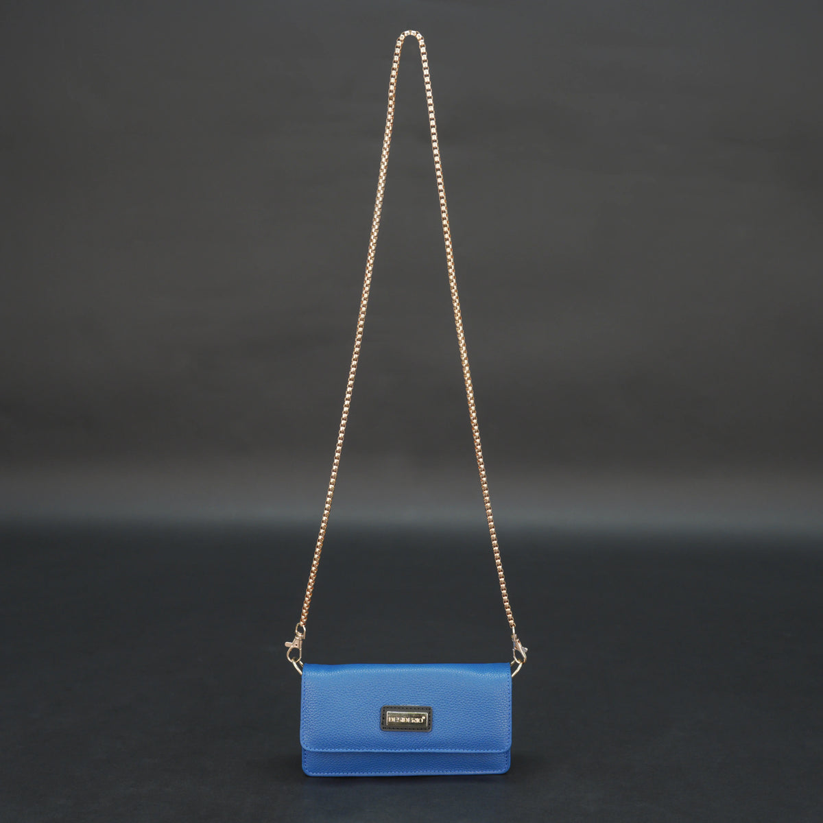 Small-Sized Blue Leather Purse with Gold Chain #Desiderio #DesiderioBags #GenuineLeather #LeatherPurse #ChainBag #WomensBag #LeatherAccessories #EverydayStyle