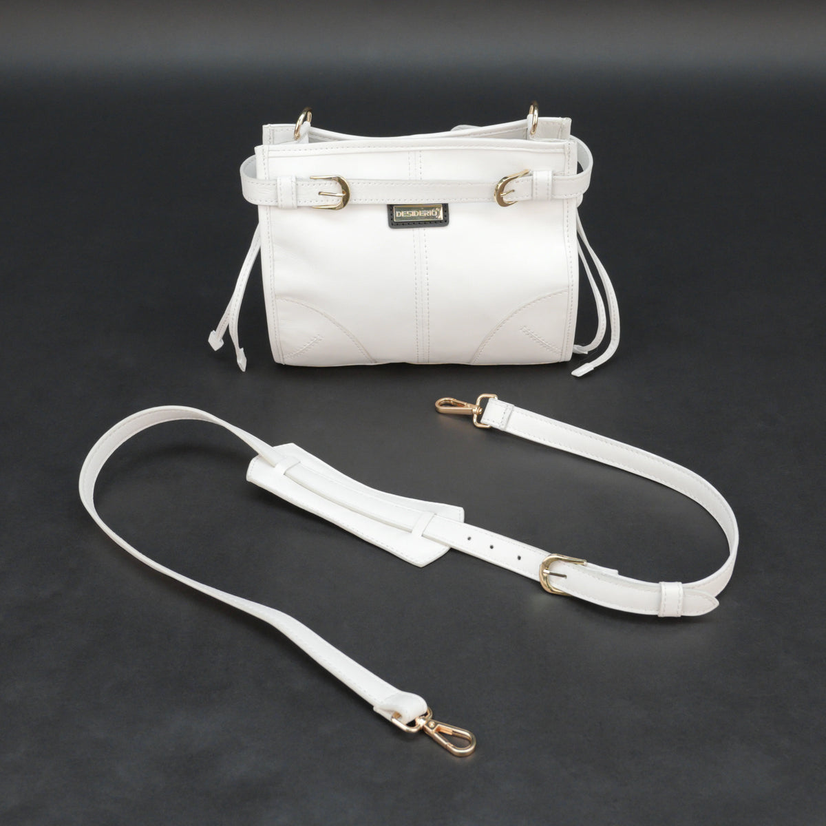 Small-Sized White Leather Shoulder Bag #Desiderio #DesiderioBags #GenuineLeather #LeatherBag #ShoulderBag #WomensBag #LeatherAccessories #EverydayStyle