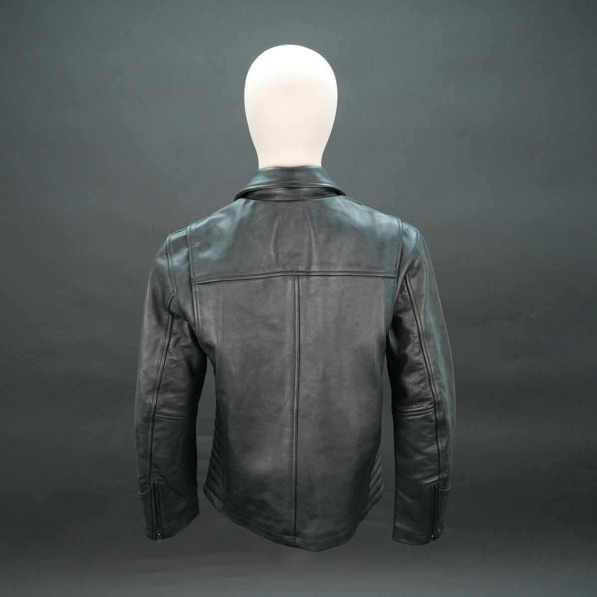 Women's Black Leather Biker Jacket - Quilted Sleeve Zip-Up Moto Jacket
#Desiderio #LeatherJacket #BikerJacket #MotoJacket #WomensFashion