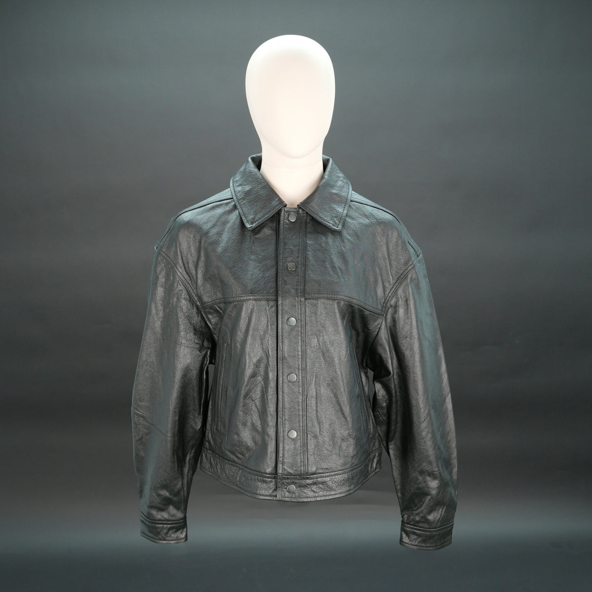 Women’s Black Leather Button Down Trucker Jacket
#Desiderio #LeatherJacket #TruckerJacket #Shacket #WomensFashion