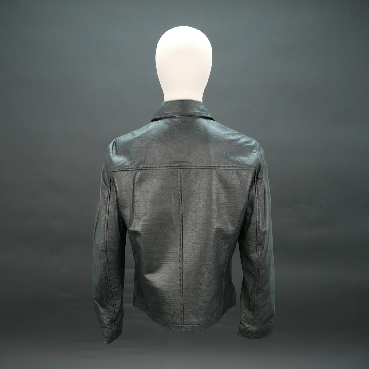 Women's Black Leather Cafe Racer Jacket - Zip-Up Collared Moto Jacket
#Desiderio #LeatherJacket #CafeRacer #MotoJacket #WomensFashion