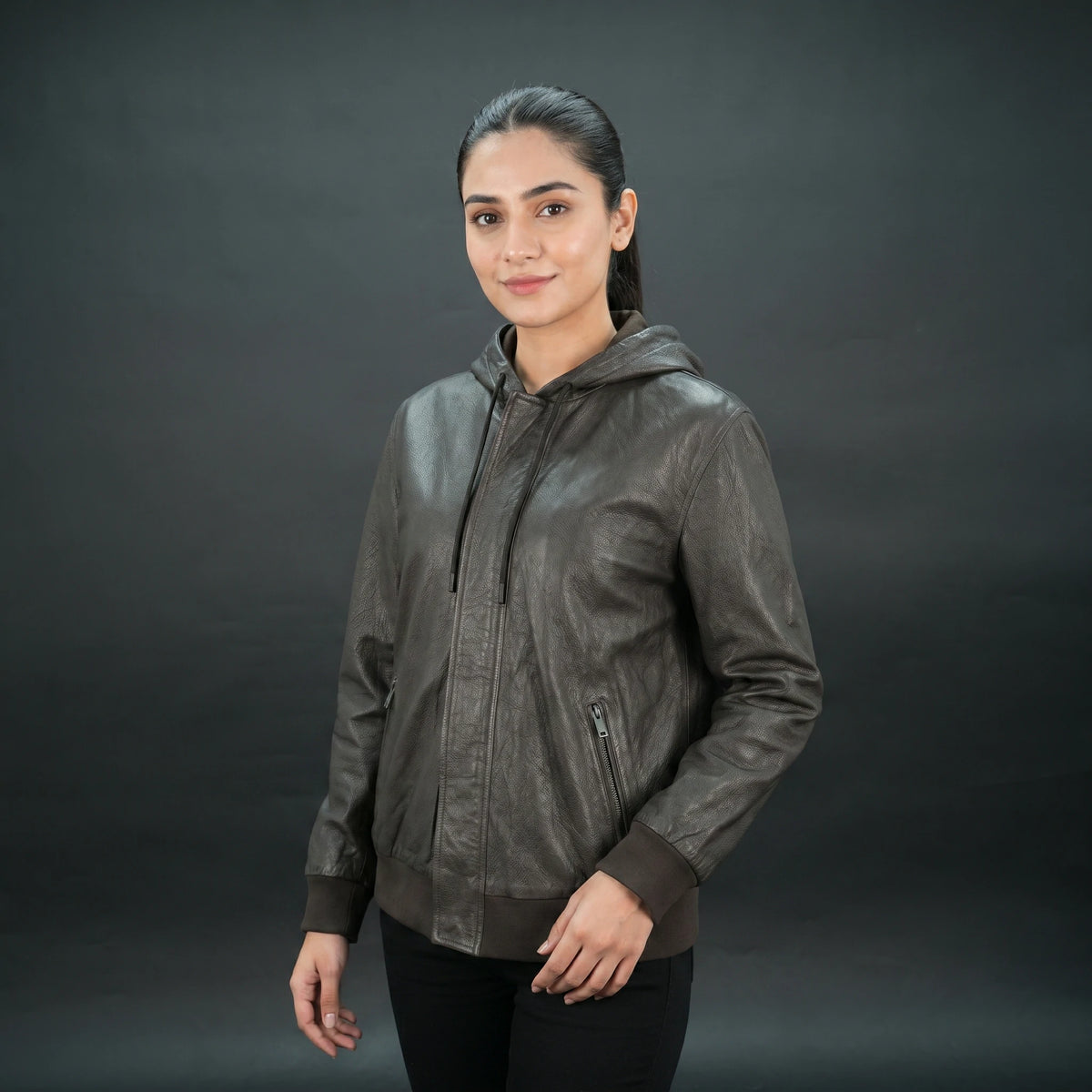Women's Brown Leather Hooded Bomber Jacket - Zip-Up Moto Style
#Desiderio #LeatherJacket #BomberJacket #WomensFashion #MotoJacket