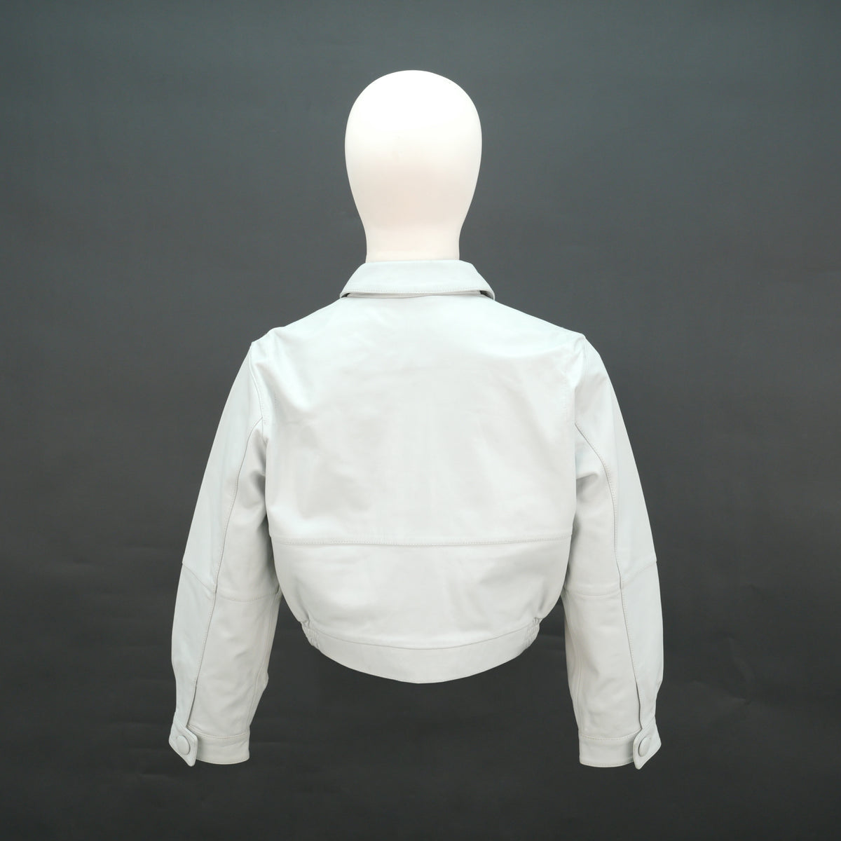 Women's White Cropped Button-Up Leather Jacket – Minimalist Shirt Style #Desiderio #LeatherJacket #CroppedJacket #WomensFashion #MinimalStyle