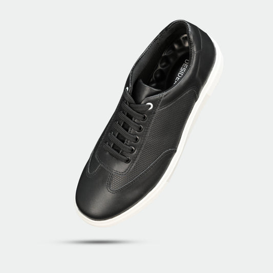 Versatile short boot in premium printed cow leather with breathable mesh lining, 2 mm non-woven insole, and flexible TPR sole in black-brown—durable, stylish, and comfortable for everyday wear.