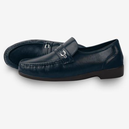 Blue goat leather shoe with soft goat lining and sturdy Taxon insole for durable comfort and support