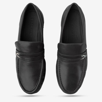 Black goat leather shoe with soft goat lining and sturdy Taxon insole for durable comfort and support