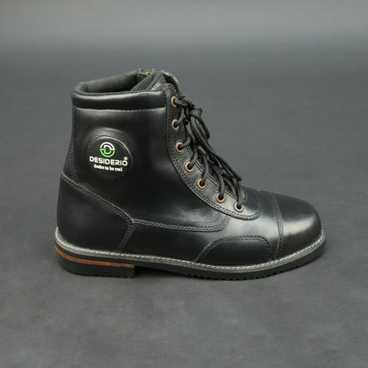 Black high-ankle bovine leather motorbike boots.