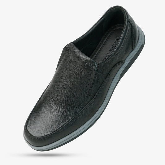 Black cow leather loafers with slip-resistant sole, durable and comfortable everyday wear shoes.