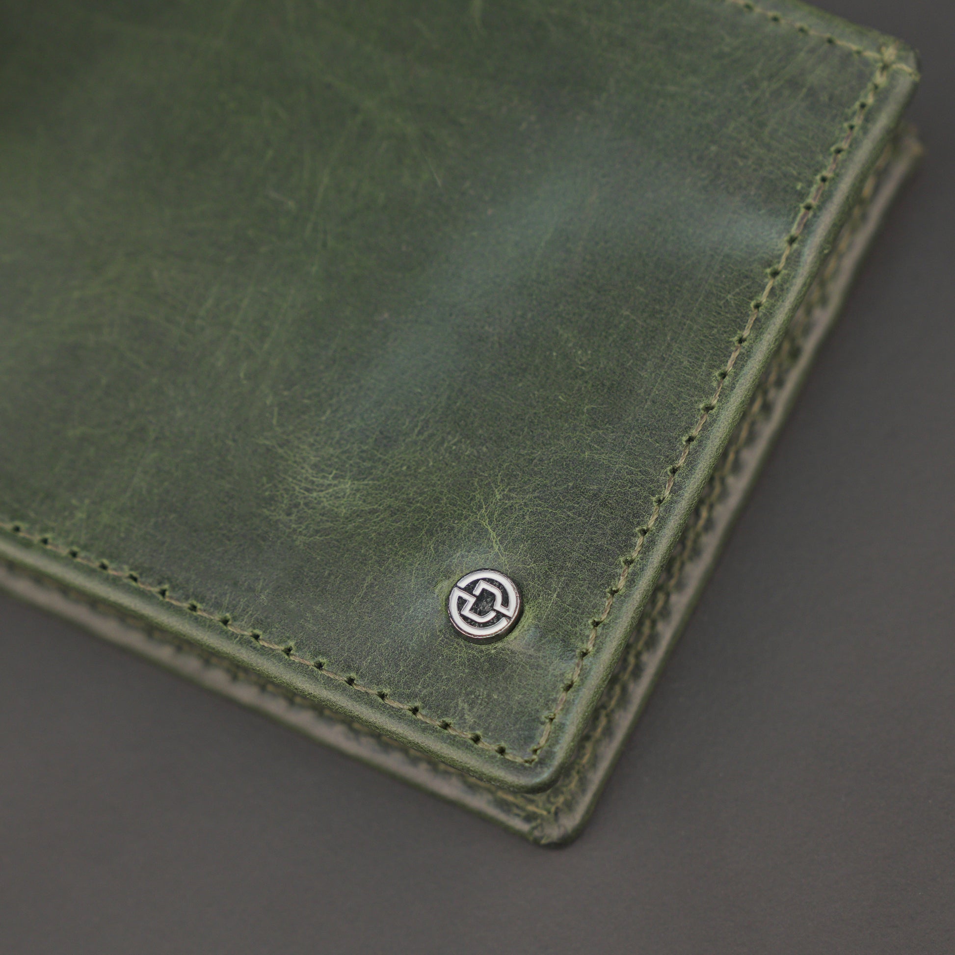 Genuine Leather Wallet for Men – Green #Desiderio #LeatherWallet #MensWallet #GenuineLeather #GreenWallet #MensAccessories