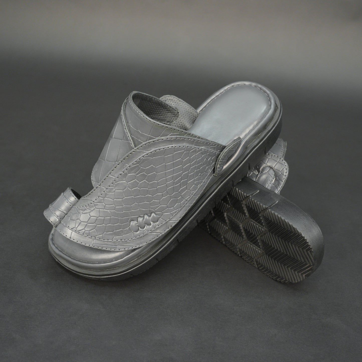 Grey Arabic chappal with croco-textured PU upper and EVA sole.