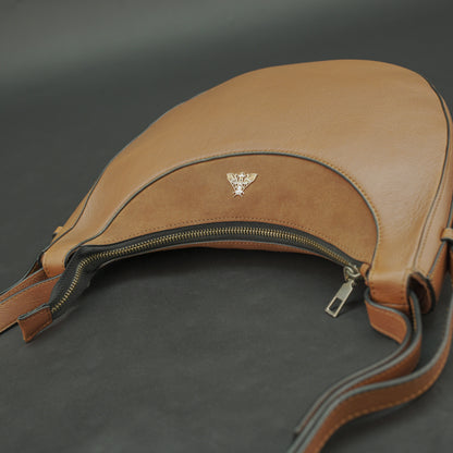 Leather Loop Bag in 100% genuine cowhide leather featuring an elegant loop handle, spacious interior, and durable stitching—perfect for work and everyday casual wear.