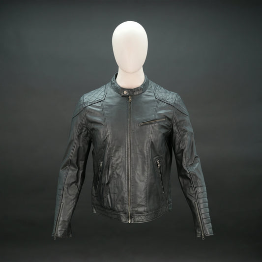 Men's Black Leather Biker Jacket - Quilted Shoulder Zip-Up Moto Jacket
#Desiderio #BikerJacket #LeatherJacket #MotoJacket #MensFashion