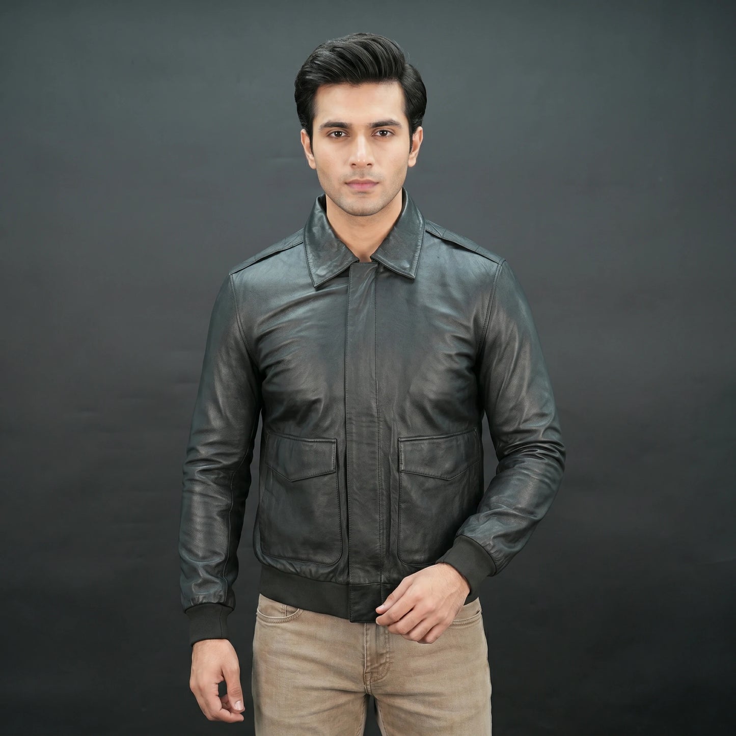 Men's genuine leather jacket with flap pockets and ribbed hem