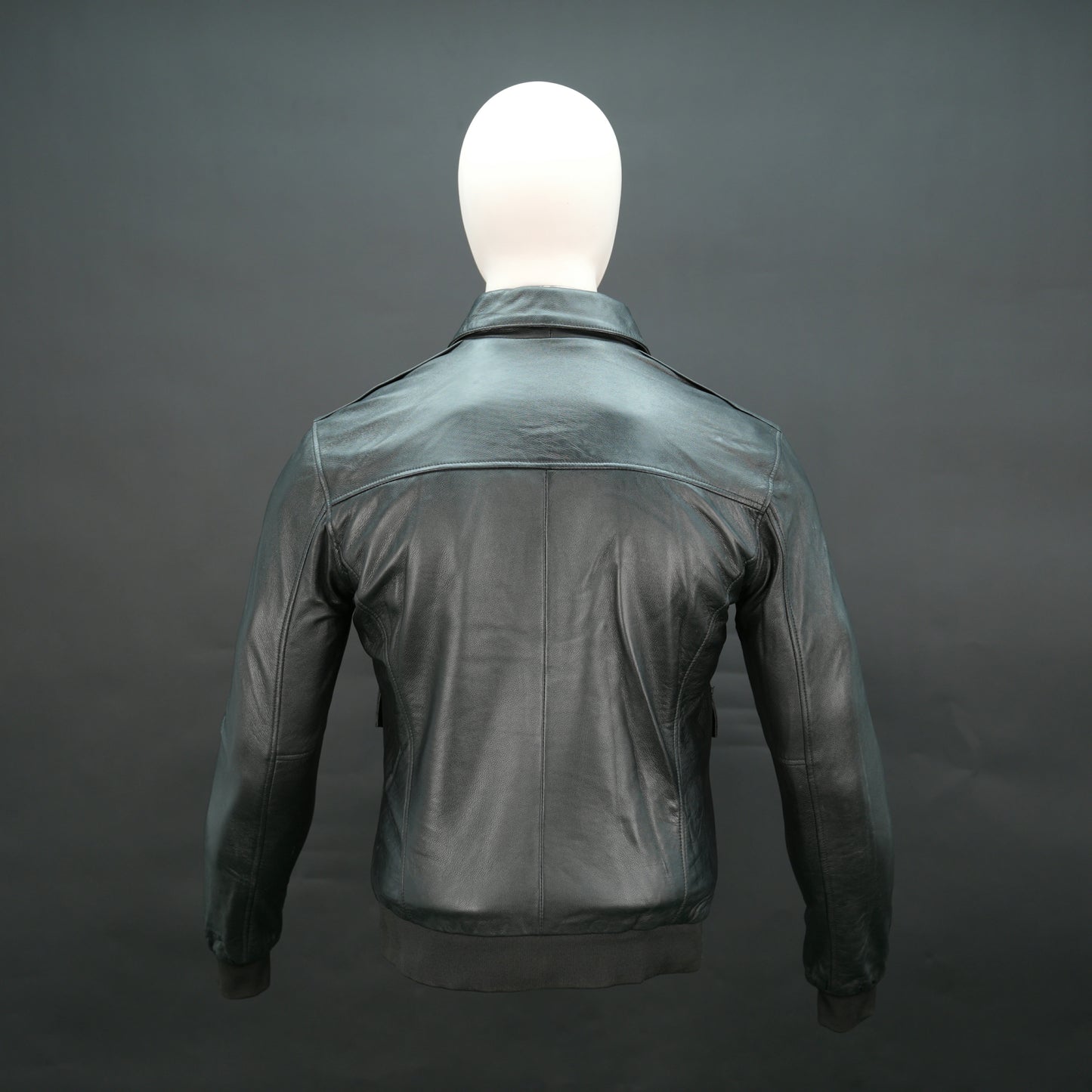 Men's genuine leather jacket with flap pockets and ribbed hem