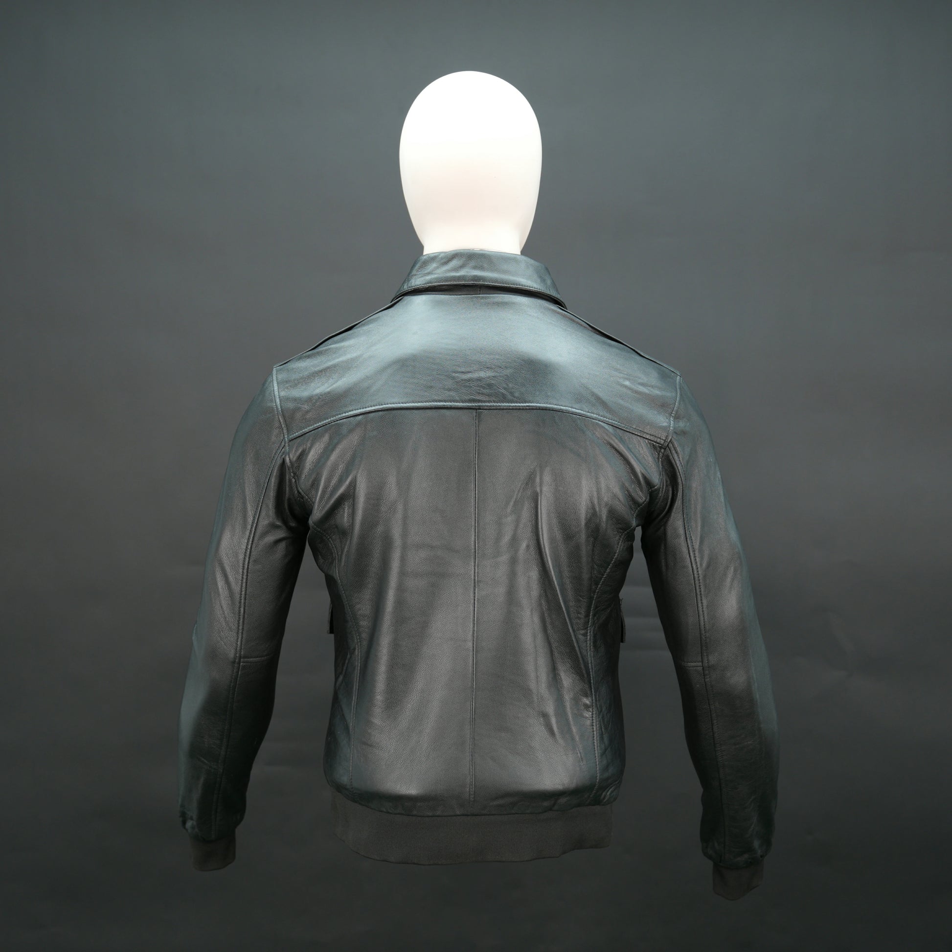 Men's genuine leather jacket with flap pockets and ribbed hem