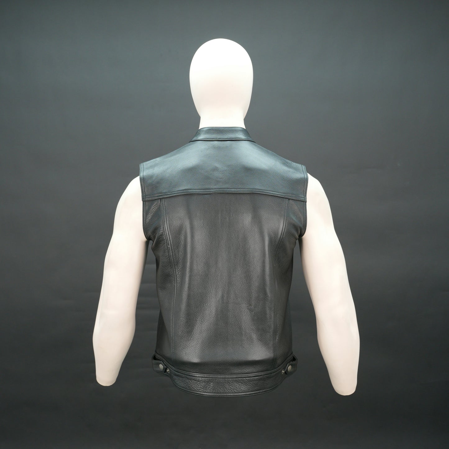 Men's Black Leather Vest - Zip-Up Mandarin Collar Biker Vest
#Desiderio #LeatherVest #BikerVest #MensFashion #MotorcycleGear