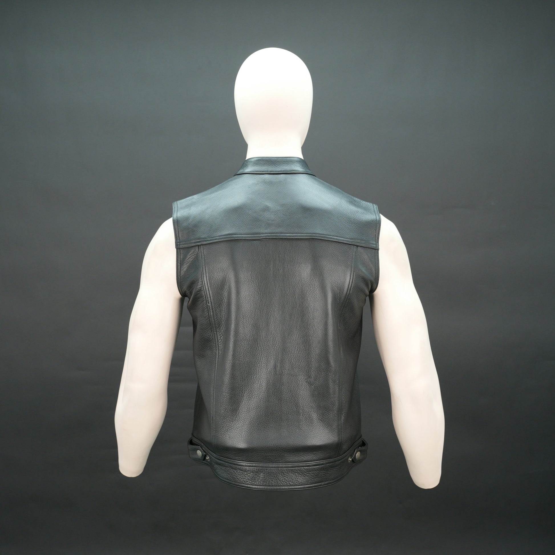 Men's Black Leather Vest - Zip-Up Mandarin Collar Biker Vest
#Desiderio #LeatherVest #BikerVest #MensFashion #MotorcycleGear