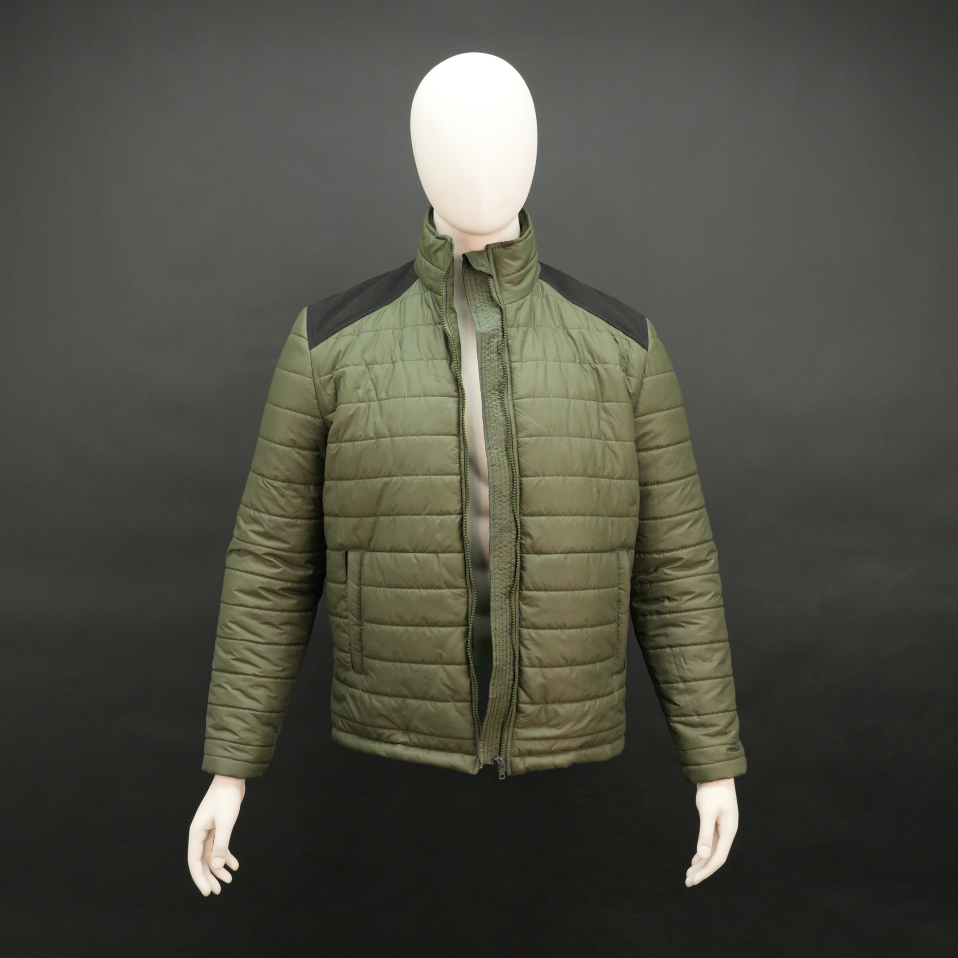 Men’s two-tone caramel and tan quilted puffer jacket with zip closure and warm padding.