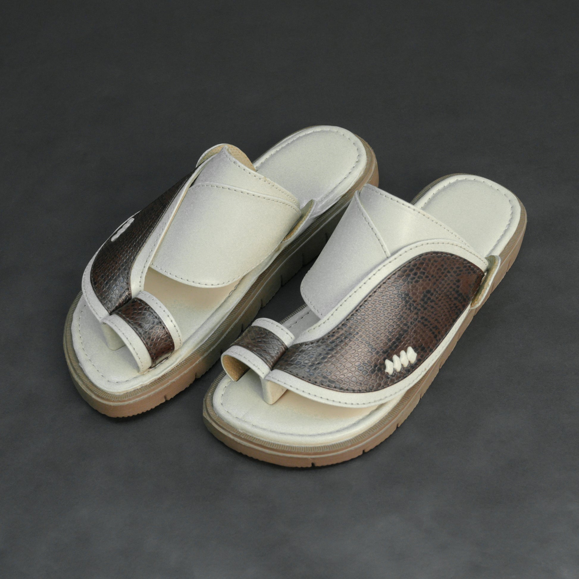 Arabic Chapal Snake Print
#Desiderio #DesiderioShoes #ArabicChapal #SnakePrint #MensFootwear #LeatherShoes #TraditionalFootwear #PremiumFootwear