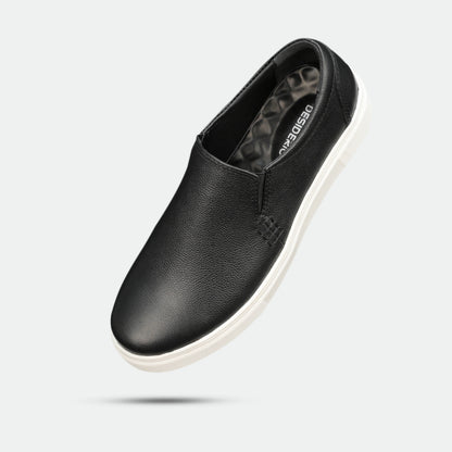 Black cow Chelsia leather shoes with sheep leather lining and TPR sole for comfort and durability