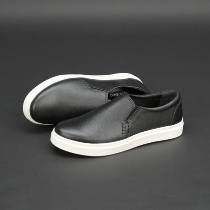 Black cow Chelsia leather shoes with sheep leather lining and TPR sole for comfort and durability
