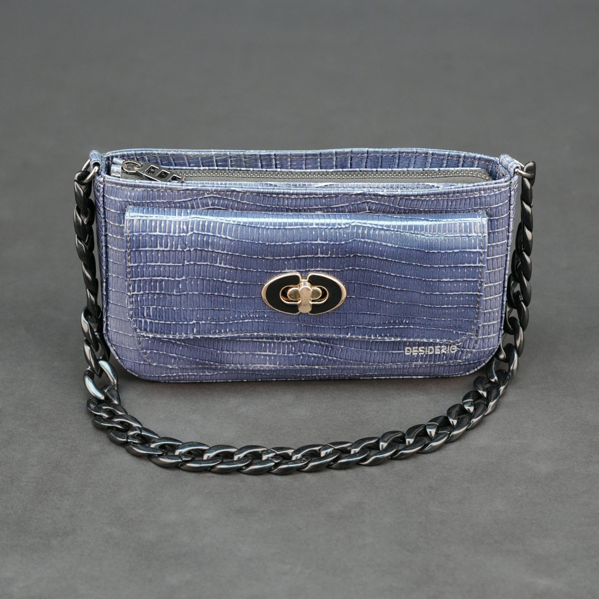 Real Leather Handbag with Metal Chain #Desiderio #LeatherHandbag #RealLeather #ChainBag #WomensHandbag #PremiumLeather #FashionAccessories