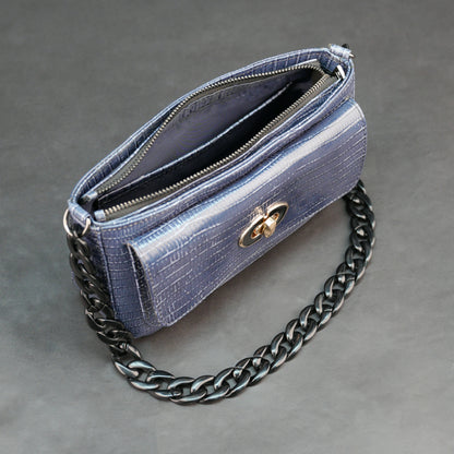 Real Leather Handbag with Metal Chain #Desiderio #LeatherHandbag #RealLeather #ChainBag #WomensHandbag #PremiumLeather #FashionAccessories