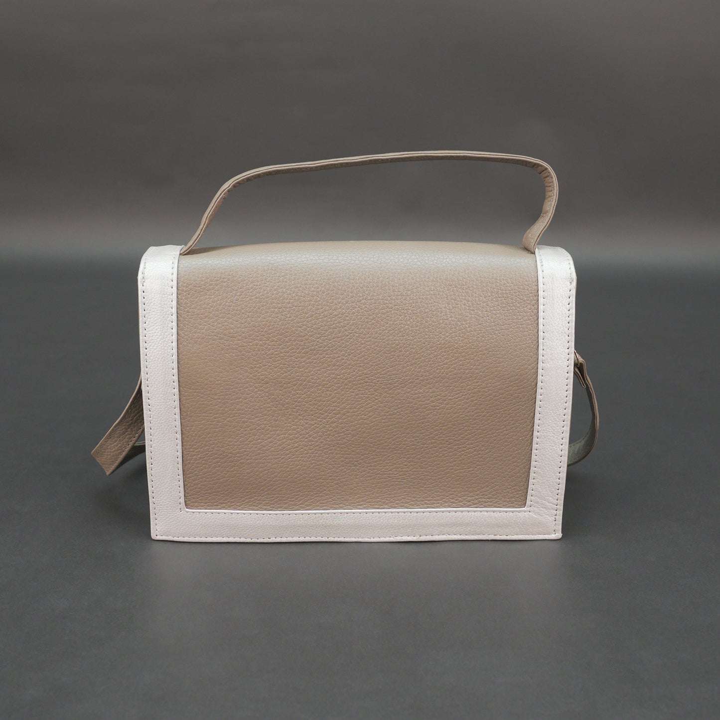 Real leather camel crossbody handbag with zipper compartment, inner pocket, shoulder strap, stylish everyday use bag