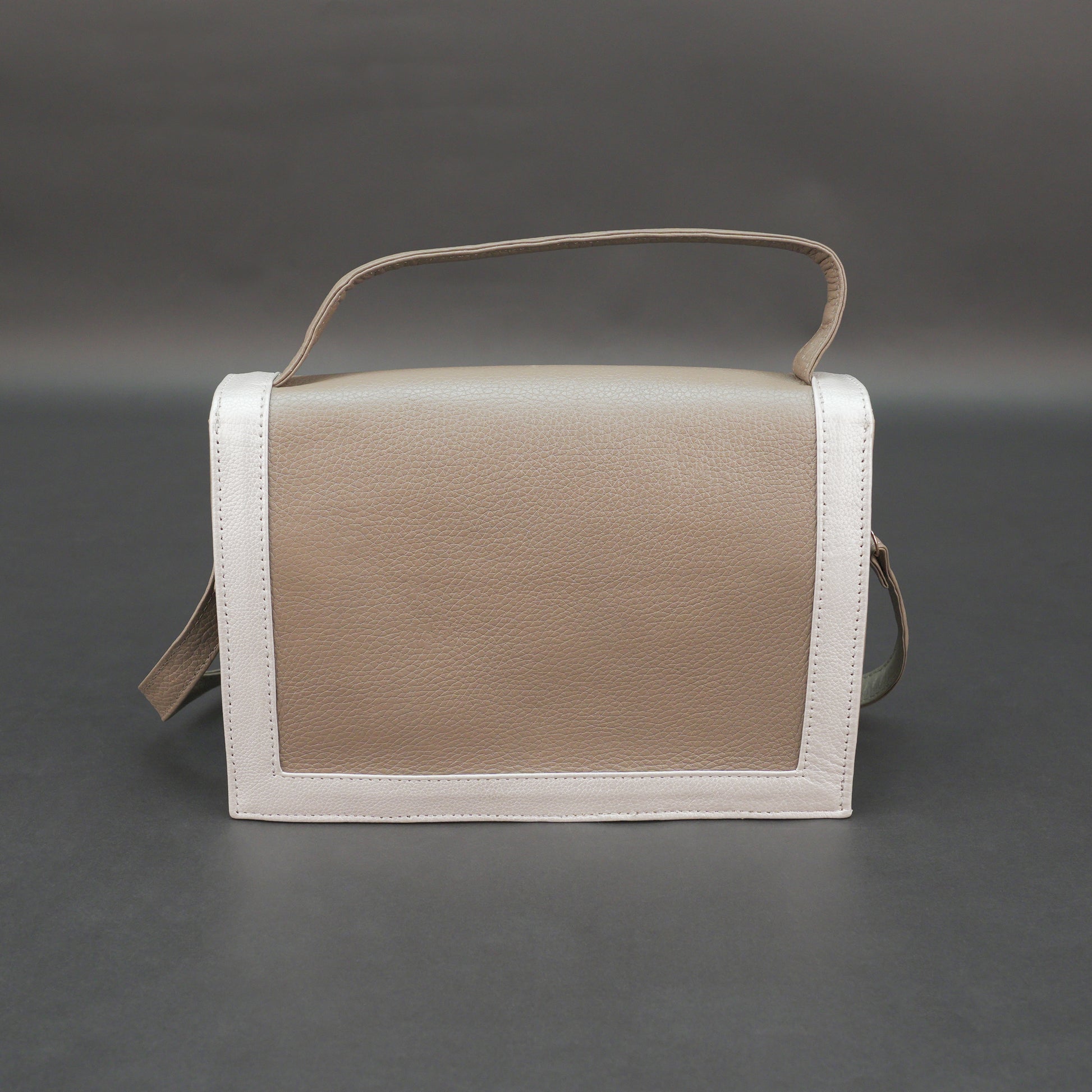 Real leather camel crossbody handbag with zipper compartment, inner pocket, shoulder strap, stylish everyday use bag