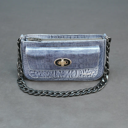 Real Leather Handbag with Metal Chain #Desiderio #DesiderioShoes #LeatherHandbag #RealLeather #ChainBag #WomensHandbag #PremiumLeather #FashionAccessories