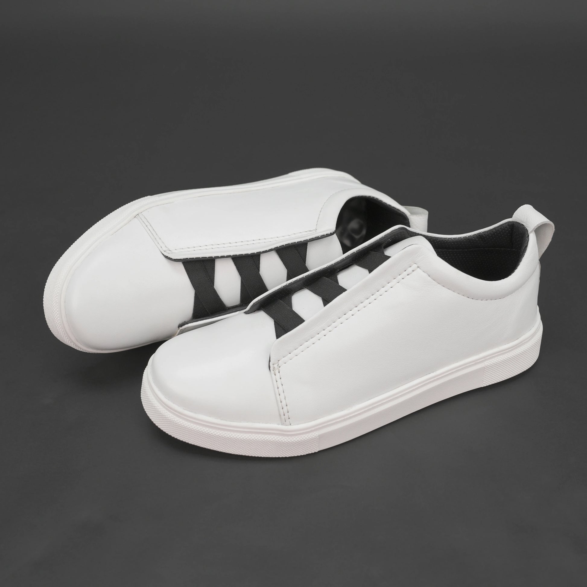 White sheep Hanoi leather shoes with cow leather lining and TPR sole for comfort, support, and durability