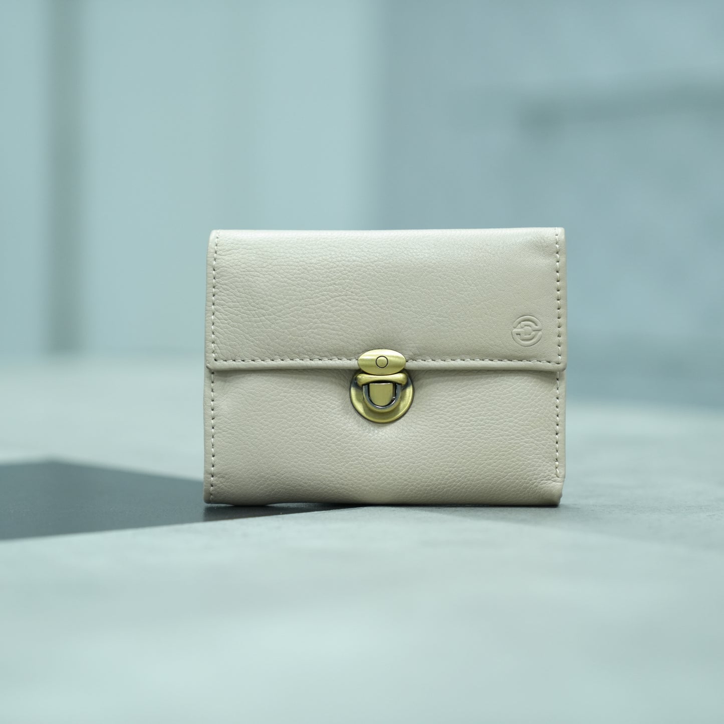 Art: 914 Women's Push Lock Cow Leather Wallet