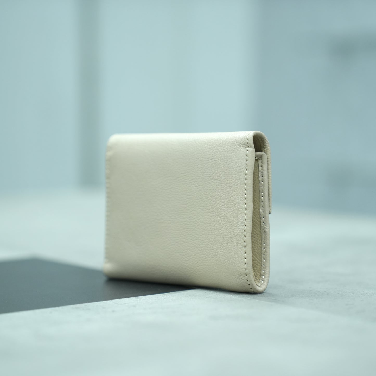 Art: 914 Women's Push Lock Cow Leather Wallet